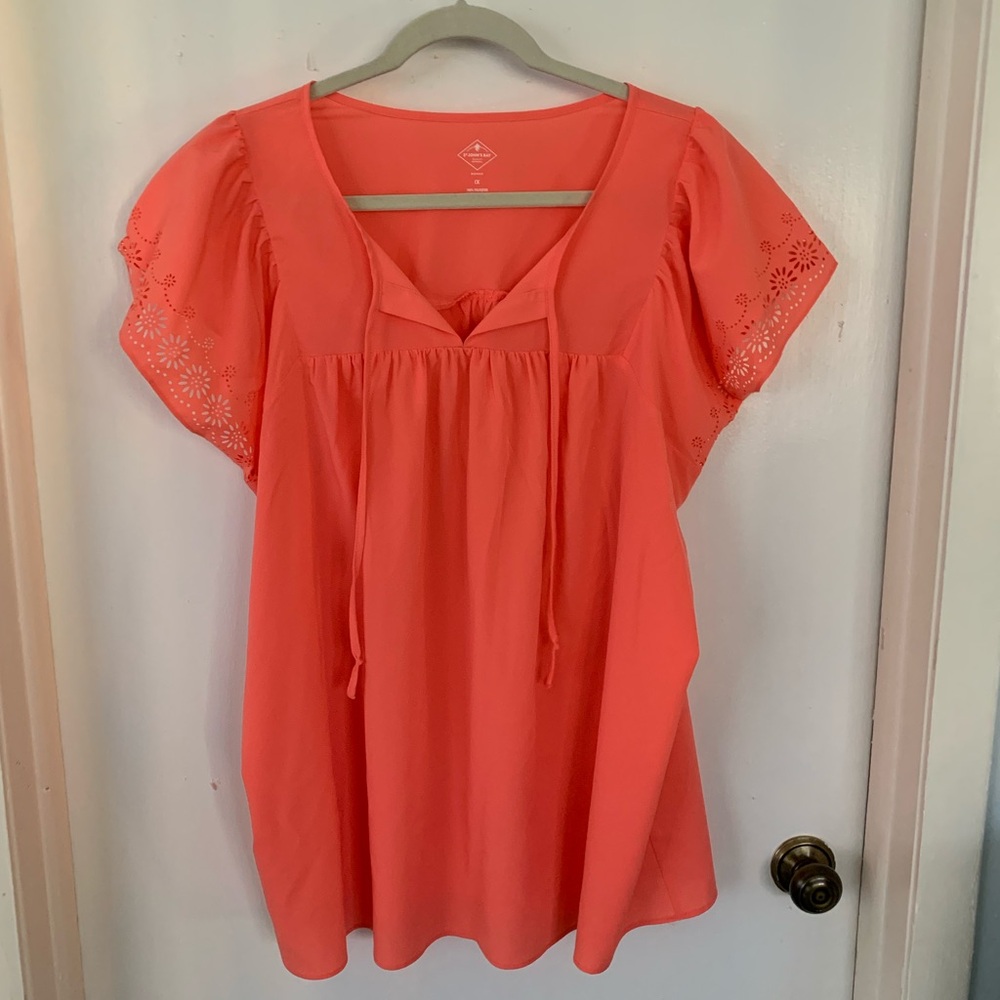 New Coral Eyelet Sleeve Plus size Women's Top